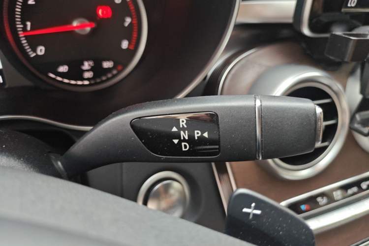 Used Mercedes-Benz GLC 2017 GLC 300 4MATIC Sport Edition Gear Lever
