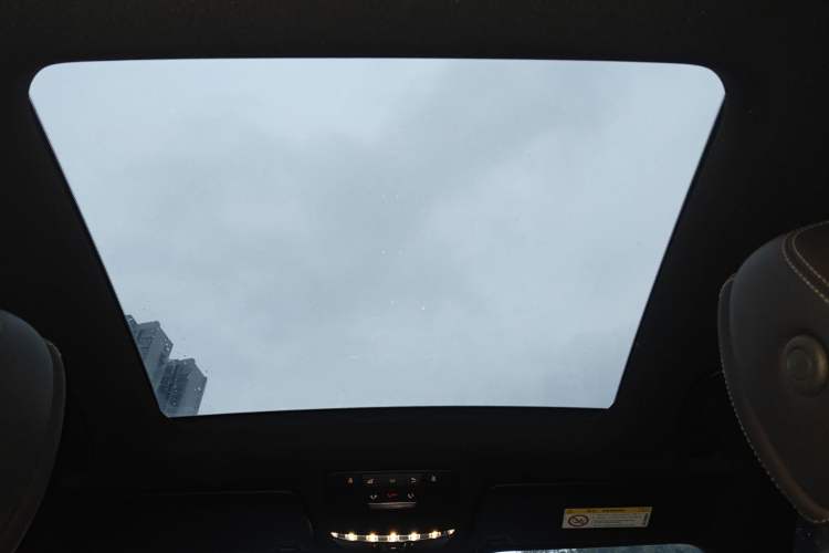 Used Mercedes-Benz GLC 2017 GLC 260 4MATIC Dynamic Edition Headliner