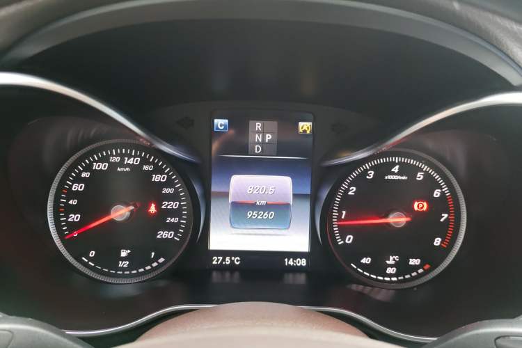 Used Mercedes-Benz GLC 2017 GLC 260 4MATIC Luxury Model Instrument Cluster