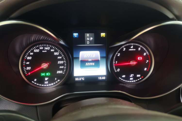 Used Mercedes-Benz GLC 2017 GLC 260 4MATIC Luxury Model Instrument Cluster