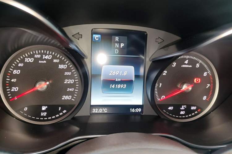 Used Mercedes-Benz GLC 2017 GLC 260 4MATIC Dynamic Edition Instrument Cluster