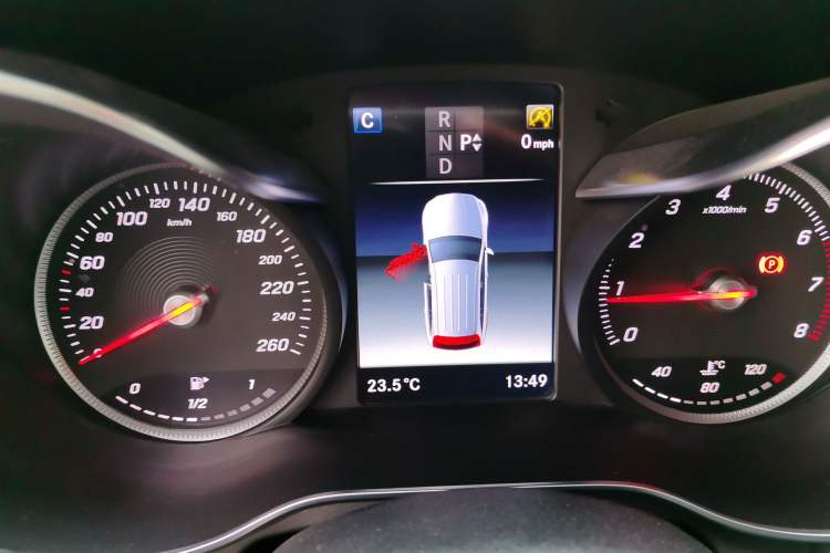 Used Mercedes-Benz GLC 2017 GLC 260 4MATIC Dynamic Edition Instrument Cluster