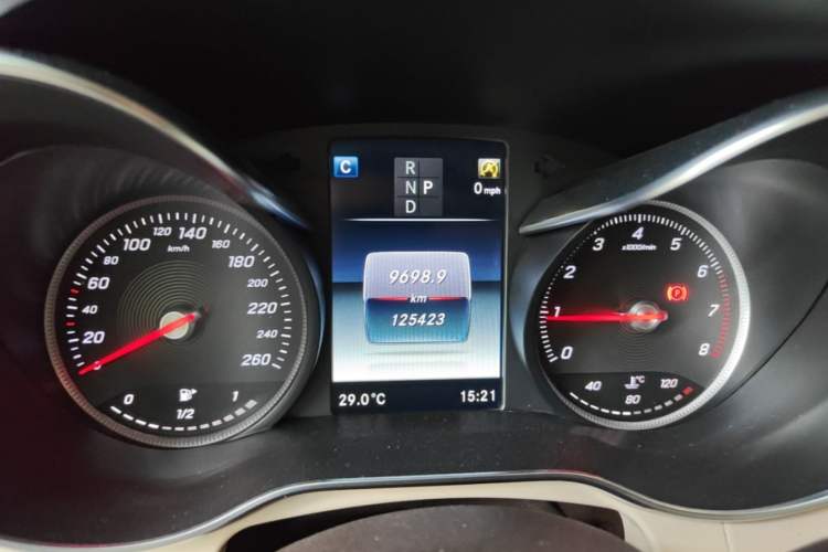 Used Mercedes-Benz GLC 2017 GLC 260 4MATIC Luxury Model Instrument Cluster