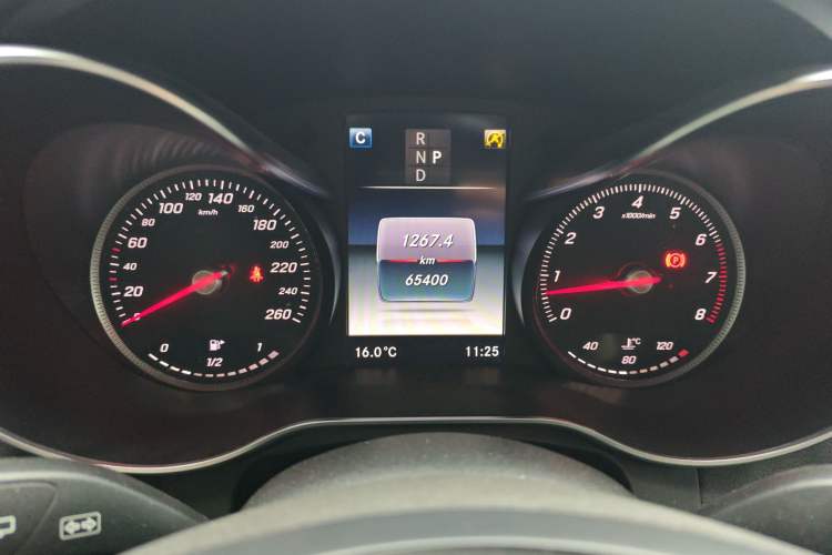 Used Mercedes-Benz GLC 2017 GLC 260 4MATIC Luxury Model Instrument Cluster