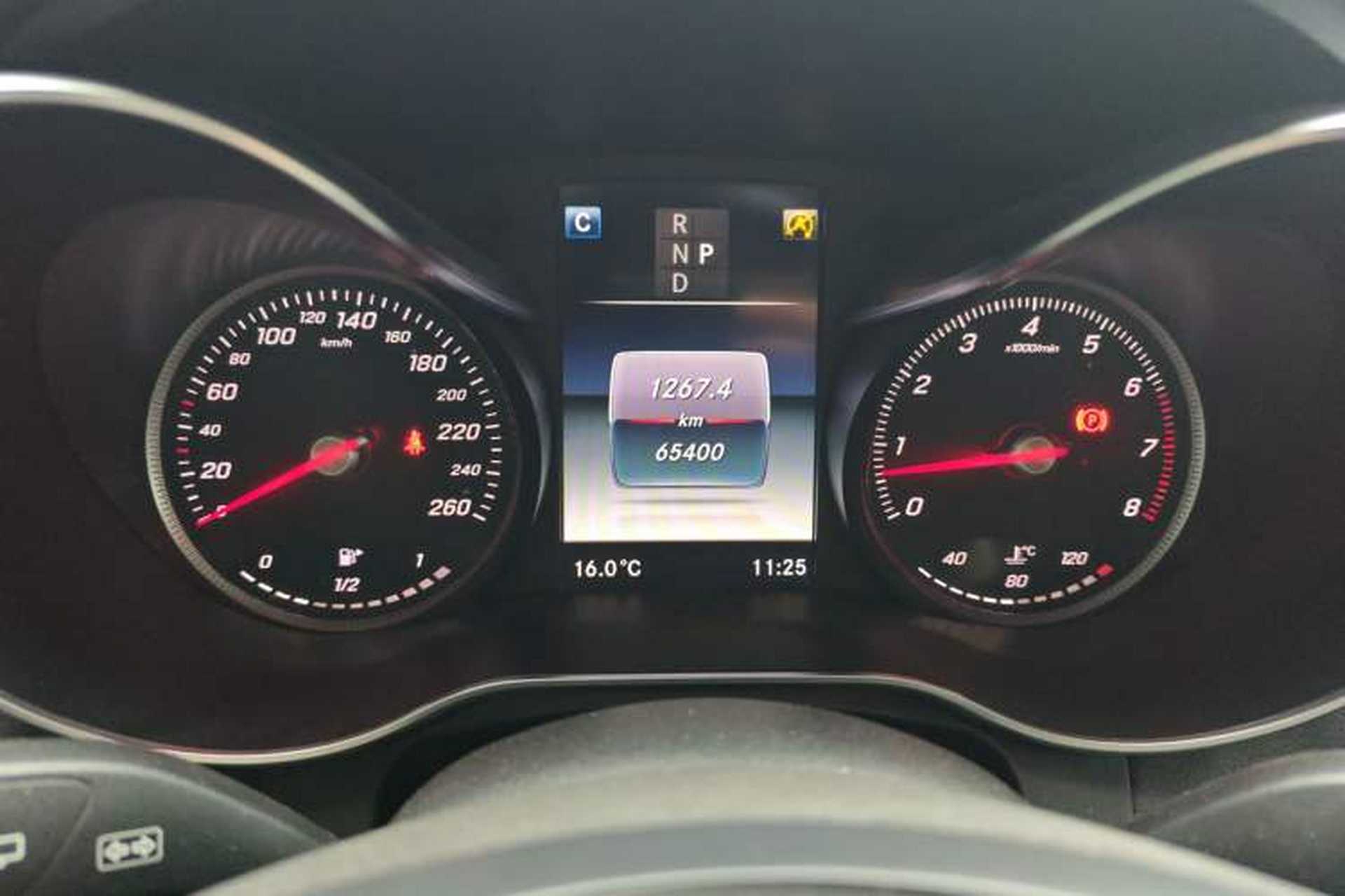 Used Mercedes-Benz GLC 2017 GLC 260 4MATIC Luxury Model Instrument Cluster