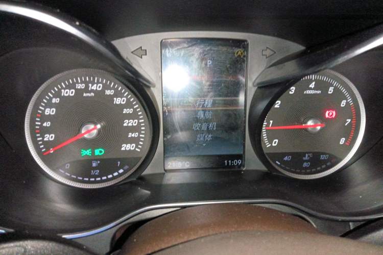Used Mercedes-Benz GLC 2017 GLC 260 4MATIC Dynamic Edition Instrument Cluster