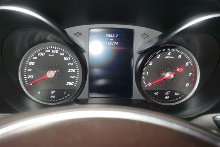 Used Mercedes-Benz GLC 2017 GLC 260 4MATIC Luxury Model Instrument Cluster