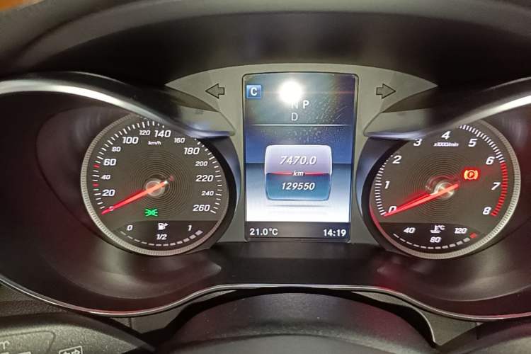 Used Mercedes-Benz GLC 2017 GLC 260 4MATIC Luxury Model Instrument Cluster