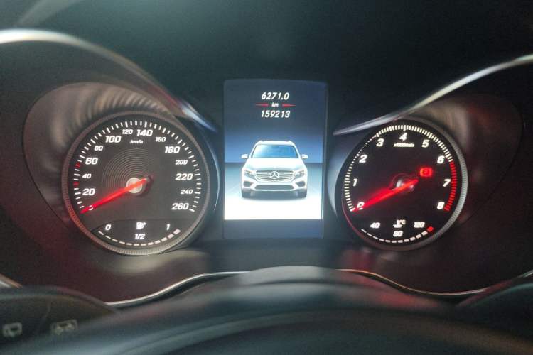 Used Mercedes-Benz GLC 2017 GLC 260 4MATIC Luxury Model Instrument Cluster