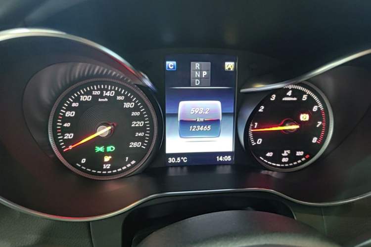 Used Mercedes-Benz GLC 2017 GLC 260 4MATIC Luxury Model Instrument Cluster