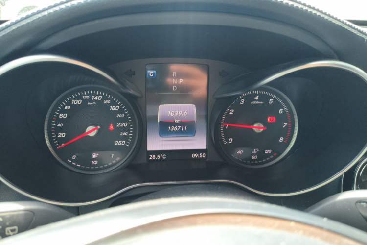 Used Mercedes-Benz GLC 2017 GLC 260 4MATIC Luxury Model Instrument Cluster