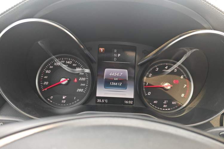 Used Mercedes-Benz GLC 2017 GLC 260 4MATIC Luxury Model Instrument Cluster