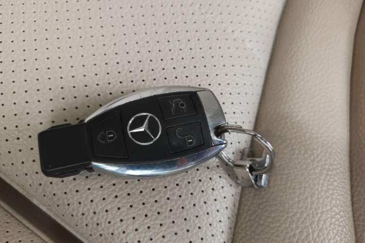 Used Mercedes-Benz GLC 2017 GLC 260 4MATIC Luxury Model Interior 1