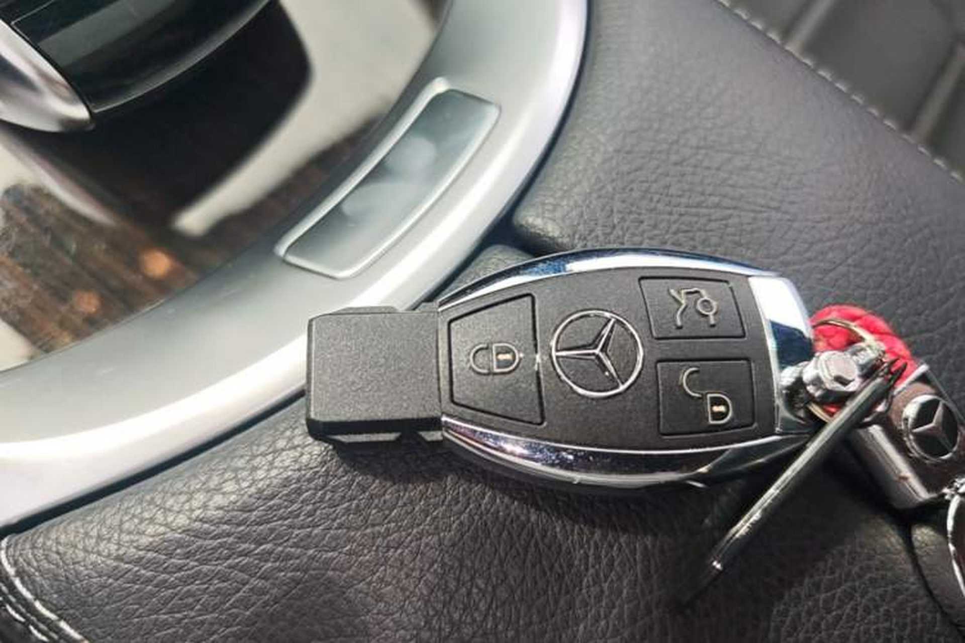 Used Mercedes-Benz GLC 2017 GLC 260 4MATIC Luxury Model Interior 1