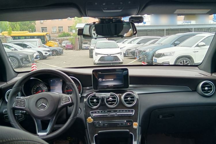 Used Mercedes-Benz GLC 2017 GLC 260 4MATIC Dynamic Edition Interior 4