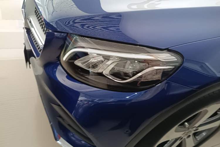 Used Mercedes-Benz GLC 2017 GLC 260 4MATIC Luxury Model Left Front Headlight