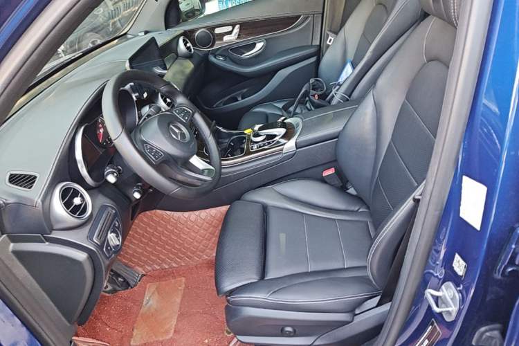 Used Mercedes-Benz GLC 2017 GLC 260 4MATIC Dynamic Edition Left Front Seat