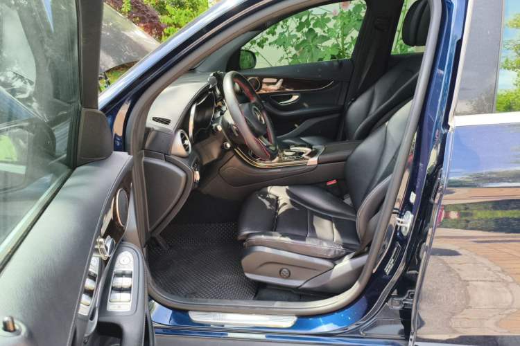 Used Mercedes-Benz GLC 2017 GLC 260 4MATIC Luxury Model Left Front Seat