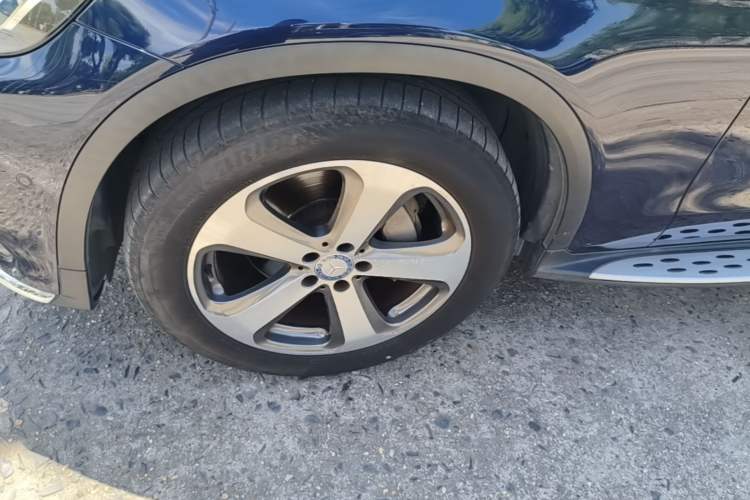 Used Mercedes-Benz GLC 2017 GLC 260 4MATIC Luxury Model Left Front Wheel Hub