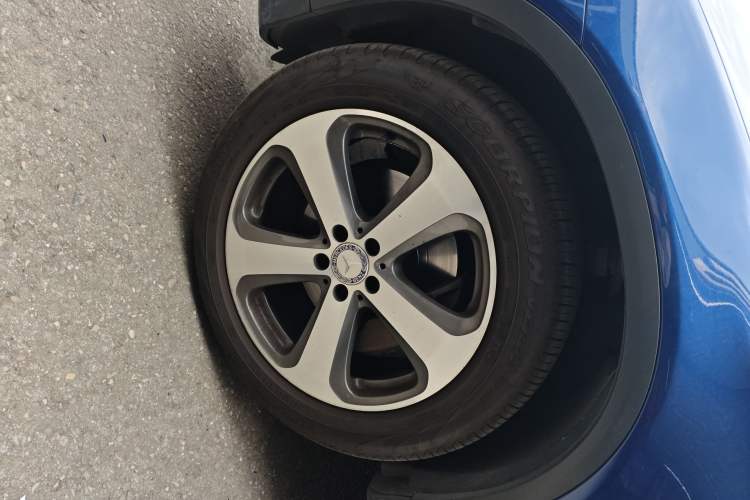 Used Mercedes-Benz GLC 2017 GLC 260 4MATIC Luxury Model Left Front Wheel Hub
