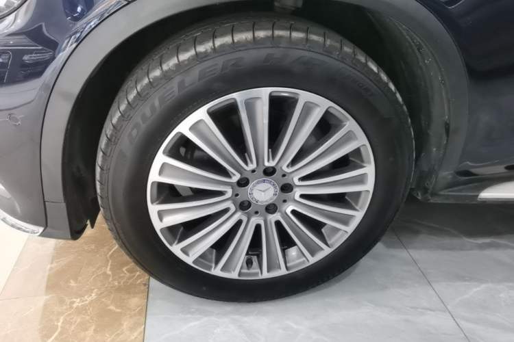 Used Mercedes-Benz GLC 2017 GLC 260 4MATIC Dynamic Edition Left Front Wheel Hub