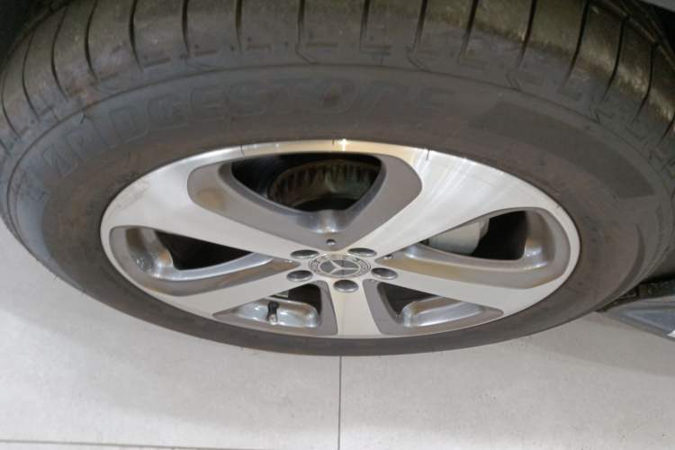 Used Mercedes-Benz GLC 2017 GLC 260 4MATIC Luxury Model Left Front Wheel Hub