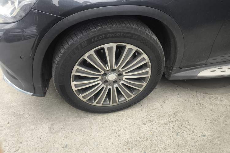 Used Mercedes-Benz GLC 2017 GLC 260 4MATIC Dynamic Edition Left Front Wheel Hub