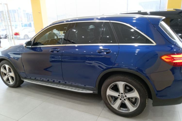 Used Mercedes-Benz GLC 2017 GLC 260 4MATIC Luxury Model Left Side