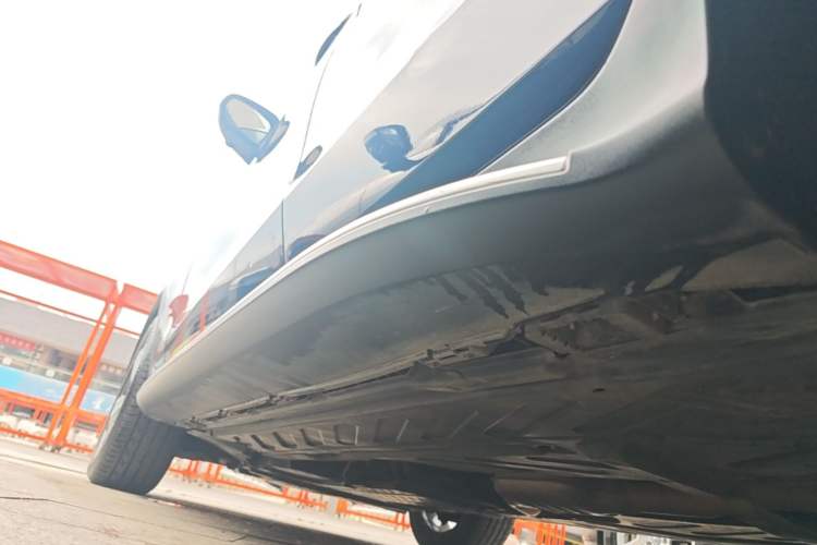 Used Mercedes-Benz GLC 2017 GLC 260 4MATIC Luxury Model Left Side Sill