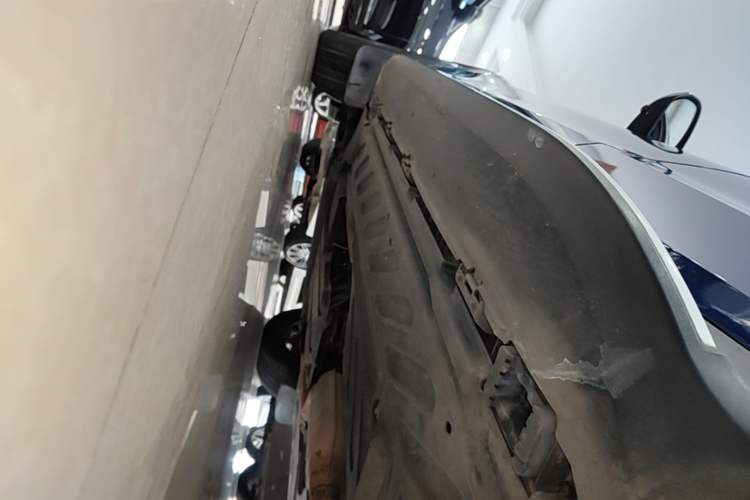 Used Mercedes-Benz GLC 2017 GLC 260 4MATIC Luxury Model Left Side Sill