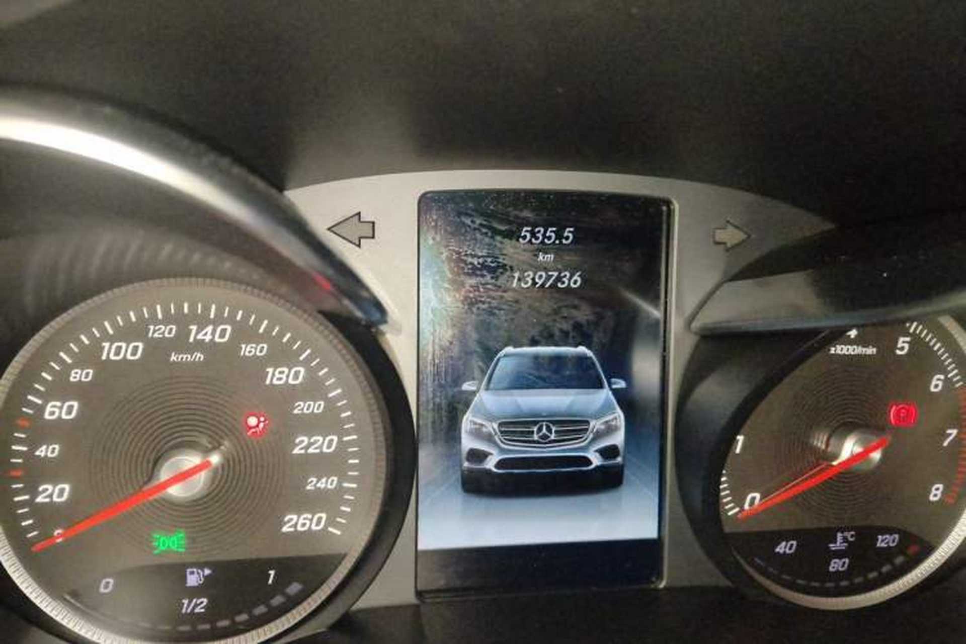 Used Mercedes-Benz GLC 2017 GLC 260 4MATIC Dynamic Edition Odometer Close Up