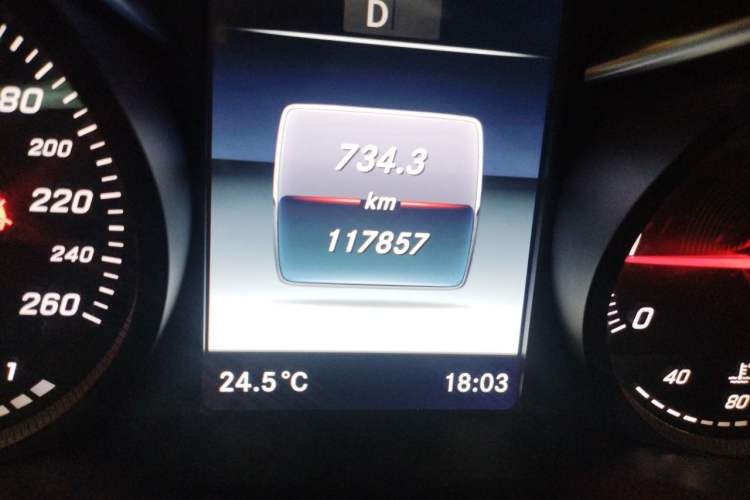 Used Mercedes-Benz GLC 2017 GLC 200 4MATIC Odometer Close Up