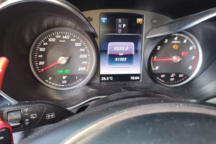 Used Mercedes-Benz GLC 2017 GLC 260 4MATIC Dynamic Edition Odometer Close Up