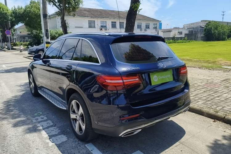 Used Mercedes-Benz GLC 2017 GLC 260 4MATIC Luxury Model Rear Left 45 Deg