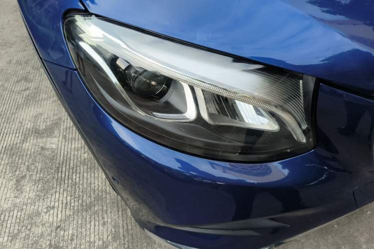 Used Mercedes-Benz GLC 2017 GLC 260 4MATIC Luxury Model Right Front Headlight
