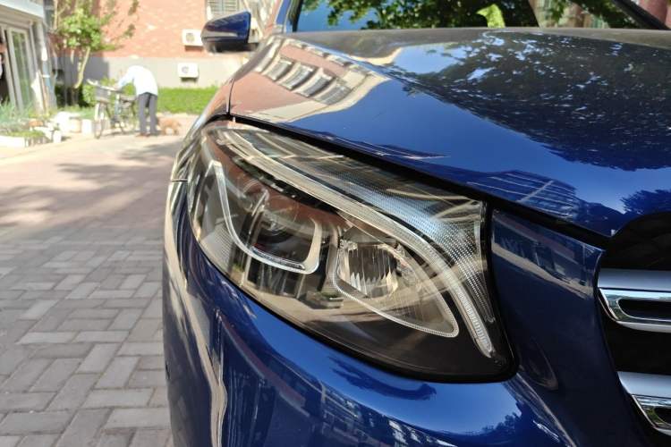 Used Mercedes-Benz GLC 2017 GLC 260 4MATIC Luxury Model Right Front Headlight