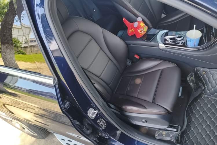 Used Mercedes-Benz GLC 2017 GLC 260 4MATIC Luxury Model Right Front Seat