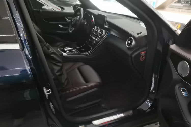 Used Mercedes-Benz GLC 2017 GLC 260 4MATIC Dynamic Edition Right Front Seat