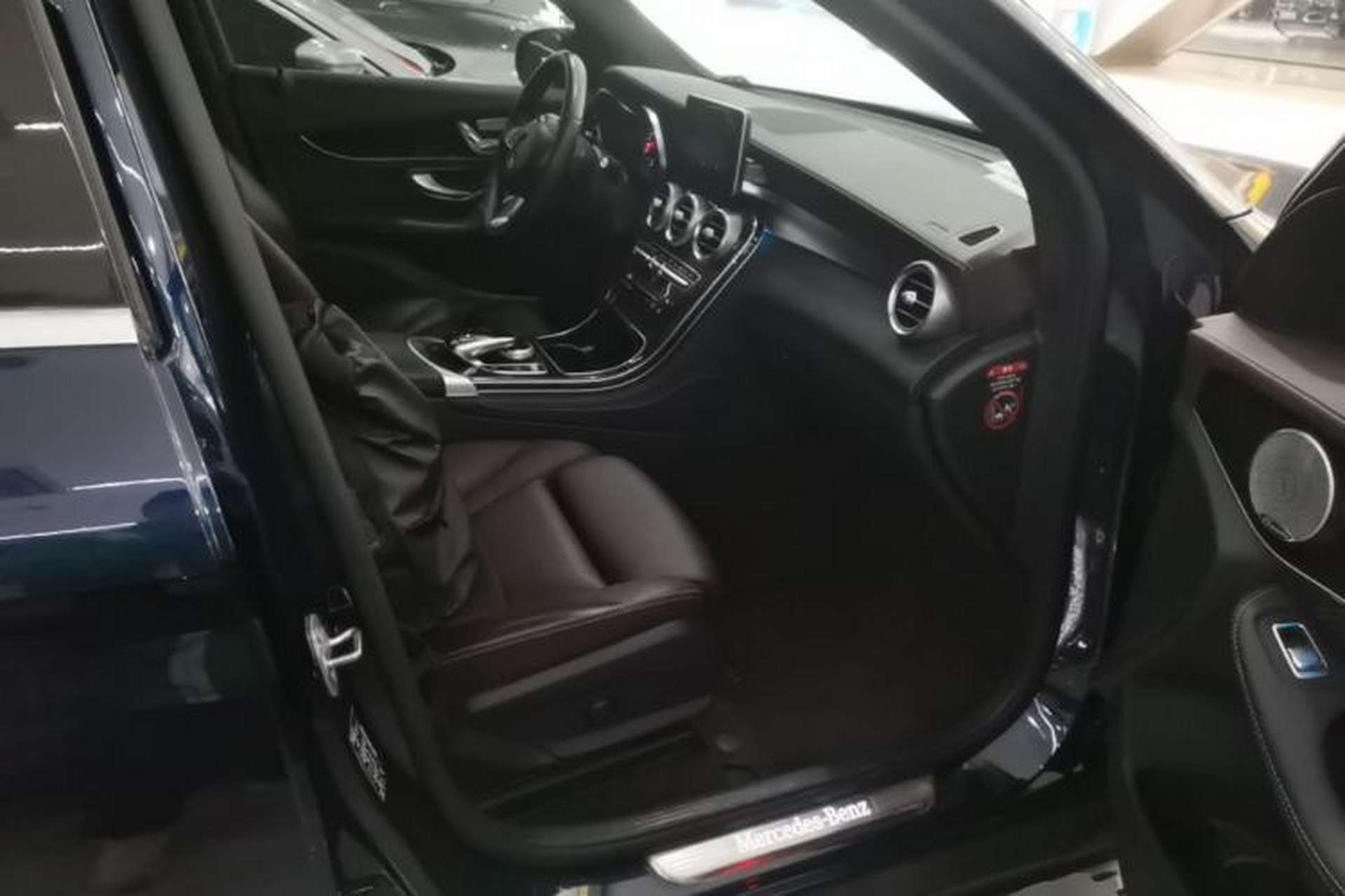 Used Mercedes-Benz GLC 2017 GLC 260 4MATIC Dynamic Edition Right Front Seat