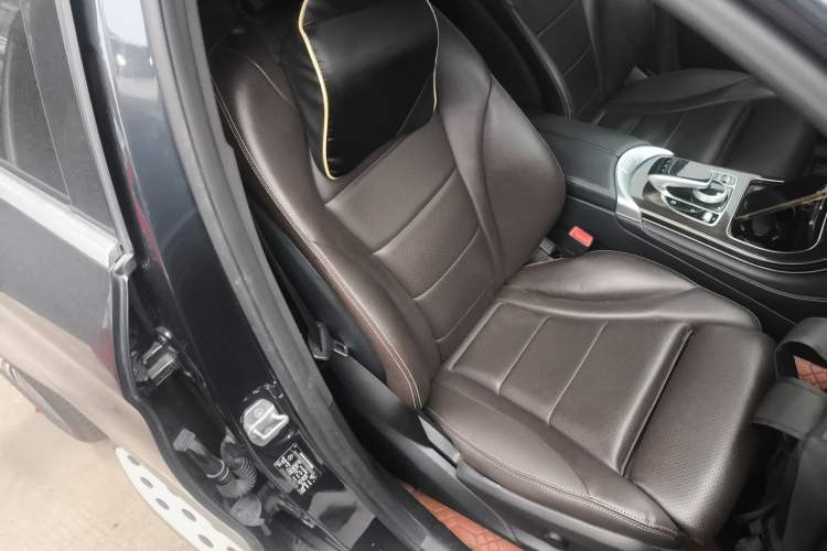 Used Mercedes-Benz GLC 2017 GLC 260 4MATIC Dynamic Edition Right Front Seat
