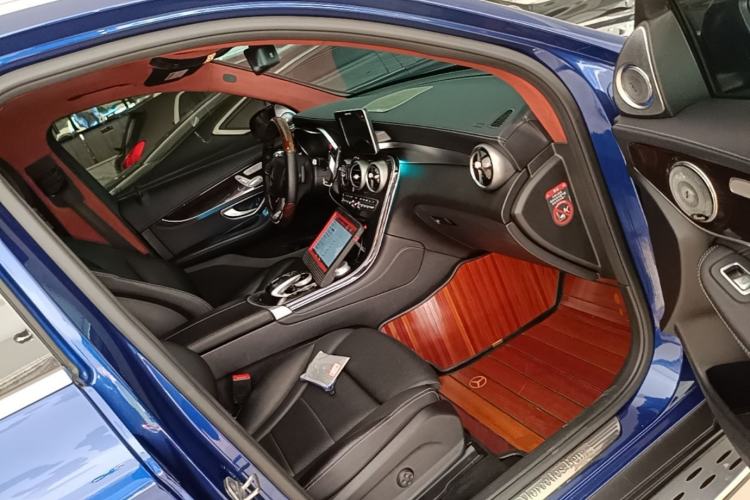Used Mercedes-Benz GLC 2017 GLC 260 4MATIC Luxury Model Right Front Seat