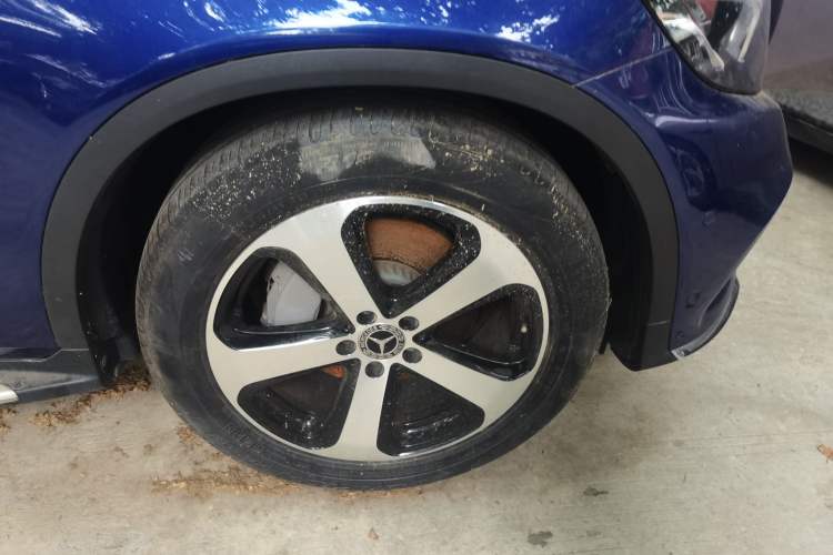 Used Mercedes-Benz GLC 2017 GLC 260 4MATIC Luxury Model Right Front Wheel Hub