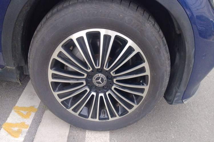 Used Mercedes-Benz GLC 2017 GLC 260 4MATIC Dynamic Edition Right Front Wheel Hub