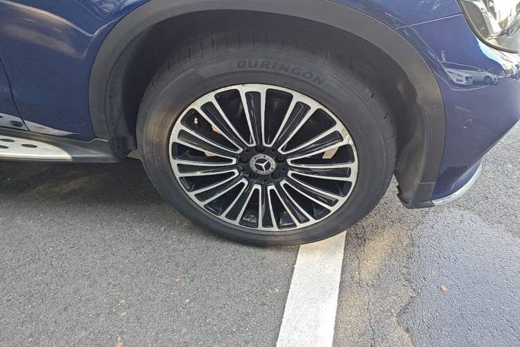 Used Mercedes-Benz GLC 2017 GLC 260 4MATIC Dynamic Edition Right Front Wheel Hub