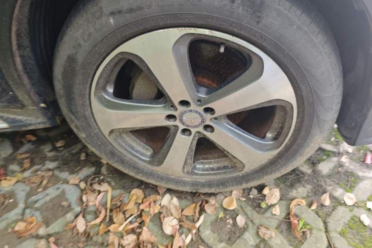 Used Mercedes-Benz GLC 2017 GLC 260 4MATIC Luxury Model Right Front Wheel Hub