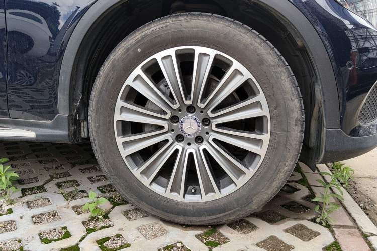 Used Mercedes-Benz GLC 2017 GLC 200 4MATIC Right Front Wheel Hub