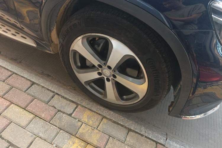 Used Mercedes-Benz GLC 2017 GLC 260 4MATIC Luxury Model Right Front Wheel Hub