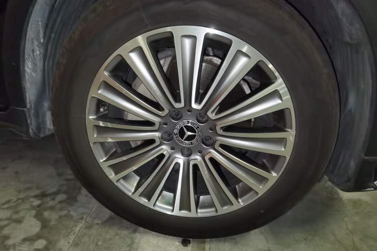 Used Mercedes-Benz GLC 2017 GLC 260 4MATIC Dynamic Edition Right Front Wheel Hub