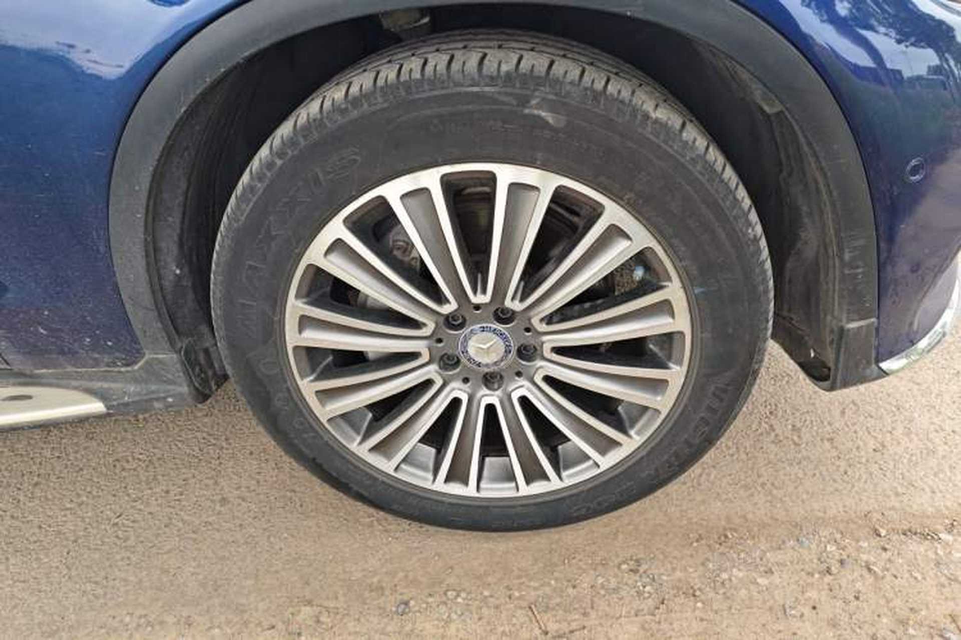 Used Mercedes-Benz GLC 2017 GLC 260 4MATIC Dynamic Edition Right Front Wheel Hub