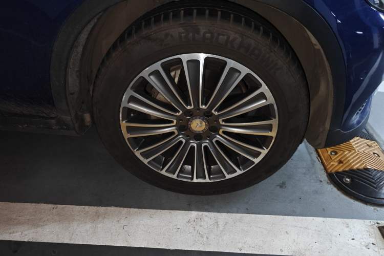 Used Mercedes-Benz GLC 2017 GLC 200 4MATIC Right Front Wheel Hub